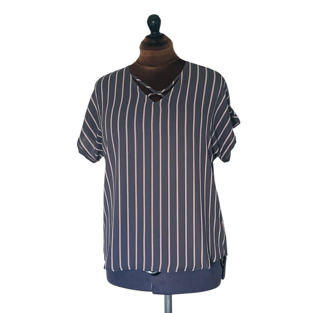 Maurices Striped Short Sleeve Blouse Gray Criss-cross Strappy V-Neck Top Size M